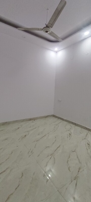 Room in 3 BHK Independent House at Patiala Road – for Rent