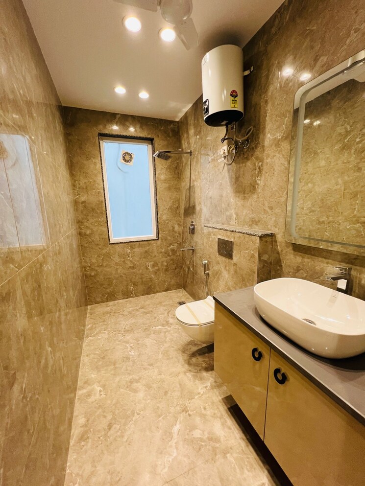 Bathroom, unitech-espace-nirvana-country 4 Bedroom 3250 Sq.Ft. Builder Floor In Sector 50 Gurgaon 9746207