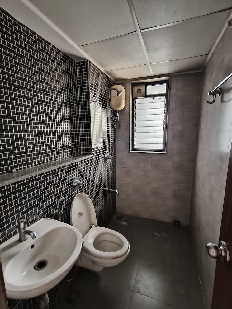 Bathroom, lodha-lakeshore-greens 2 Bedroom 738 Sq.Ft. Apartment In Dombivli East Thane 9746246