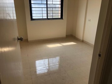 Room in 2 BHK Apartment at Daulat Nagar, Anand Nagar – for Rent