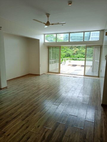 Room in 3 BHK Apartment at Rohan Madhuban, Bavdhan – for Rent