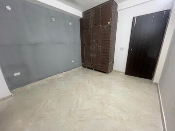 Room in 2 BHK Apartment at Pareena Micasa, Sector 68 – for Rent