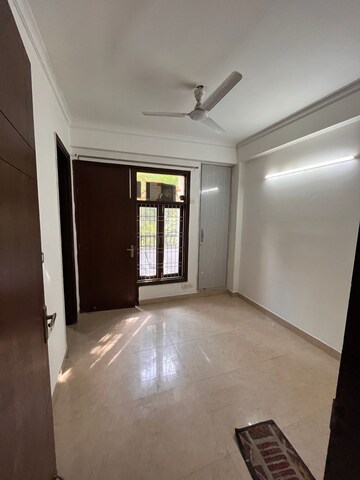 6 BHK Builder Floor For Rent in Paryavaran Complex