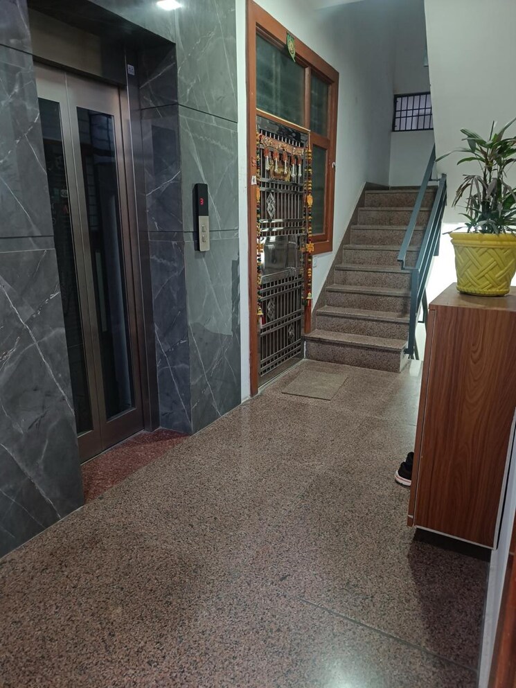 Cover Image, emaar-mgf-the-palm-drive-studios 3.5 Bedroom 1990 Sq.Ft. Builder Floor In Sector 66 Gurgaon 9746520