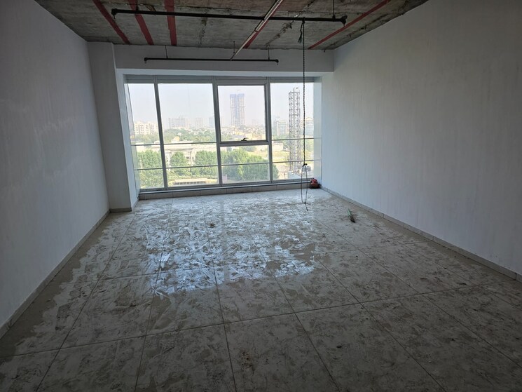 Room, thaltej Commercial Office Space 1563 Sq.Ft. In Thaltej Ahmedabad 9746568