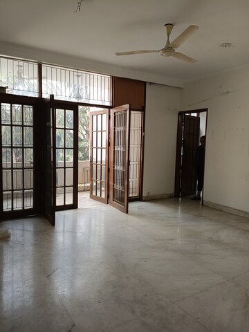 Room in 3 BHK Builder Floor at New Friends Colony – for Sale