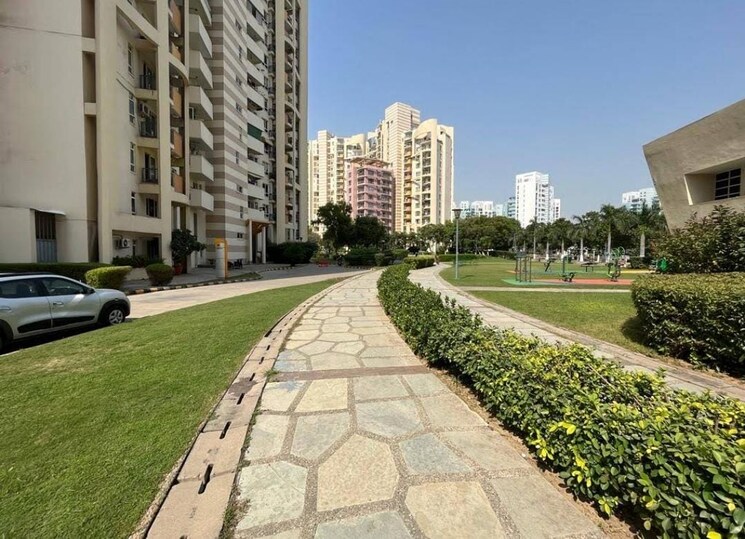 Exterior View, nirvana country 3 Bedroom 500 Sq.Yd. Villa In Nirvana Country Gurgaon 9746590