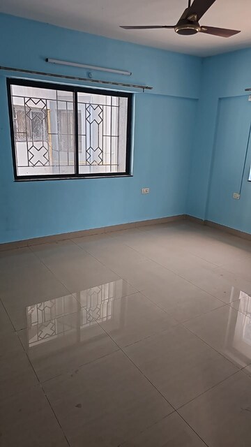 Room in 2 BHK Apartment at Gera Emerald City, Kharadi – for Rent