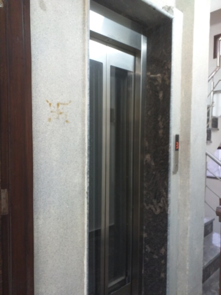 undefined, new rajinder nagar 3 Bedroom 1180 Sq.Ft. Builder Floor In New Rajinder Nagar Delhi 9747030