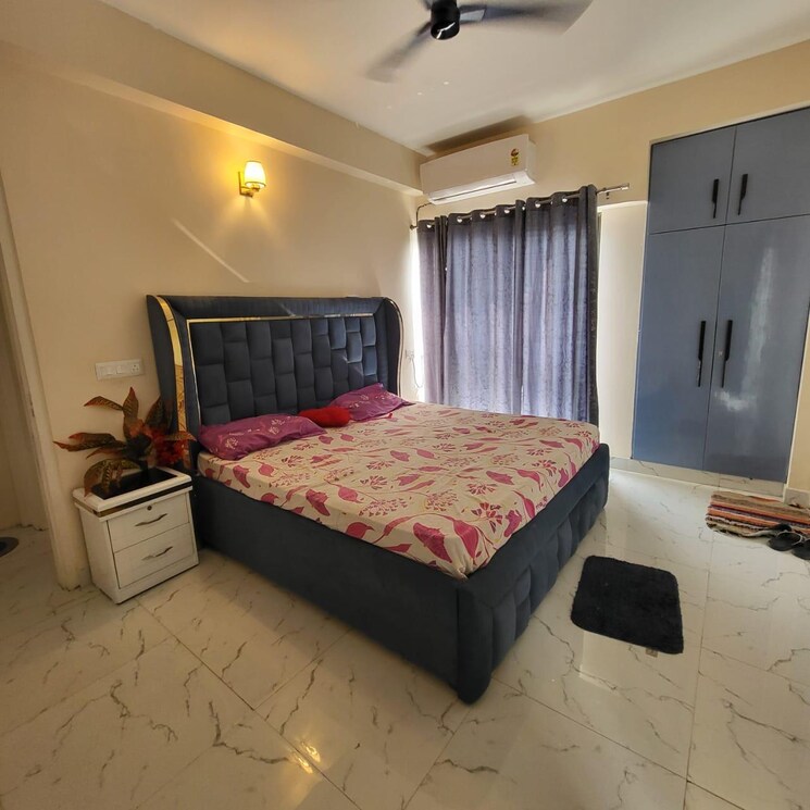 Cover Image, the-golden-gate 3.5 Bedroom 1740 Sq.Ft. Apartment In Mahurali Ghaziabad 9748061