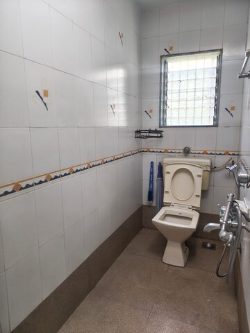 Attached Bathroom in 2 BHK Apartment at Noor CHS, Vashi Sector 9 – for Rent