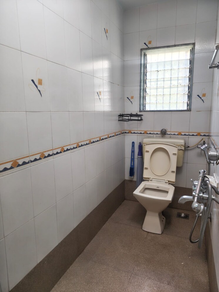 Attached Bathroom, noor-chs 2 Bedroom 890 Sq.Ft. Apartment In Vashi Sector 9 Navi Mumbai 9747049