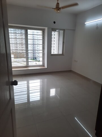 Room in 2.5 BHK Apartment at Yashwin Orizzonte, Kharadi – for Sale