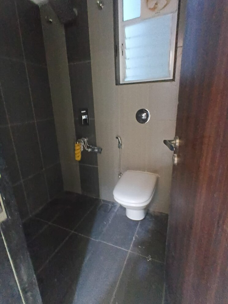 Bathroom, yashwin-orizzonte-phase-2 2 Bedroom 750 Sq.Ft. Apartment In Kharadi Pune 9747028