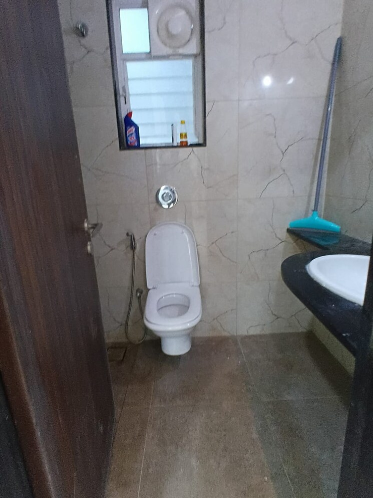 Bathroom, yashwin-orizzonte-phase-2 2 Bedroom 750 Sq.Ft. Apartment In Kharadi Pune 9747028