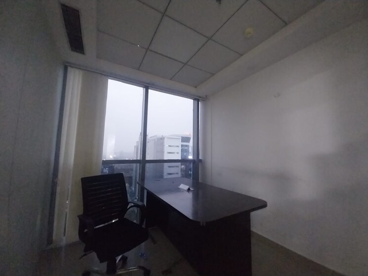 Team Area, ithums-62 Commercial Office Space 1555 Sq.Ft. In Sector 62 Noida 9747180