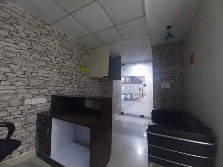 Team Area, ithums-62 Commercial Office Space 1555 Sq.Ft. In Sector 62 Noida 9747180