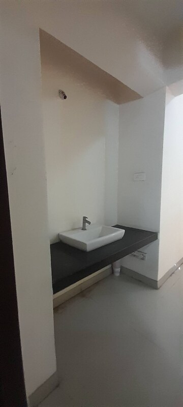 Furnished Amenities in 3 BHK Apartment at Pachpedi Naka – for Rent