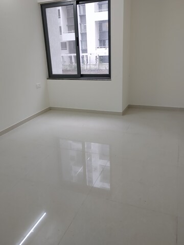 Room in 2 BHK Apartment at Kolte Patil Stargaze, Bavdhan – for Rent