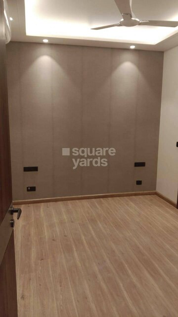 Room in 4 BHK Builder Floor at Sushant Lok I – for Sale