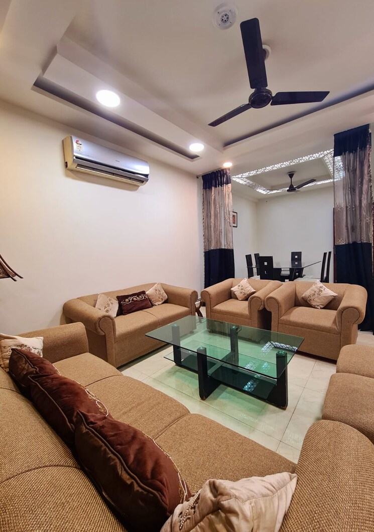 Living Room, sukhdev vihar 3 Bedroom 484 Sq.Yd. Apartment In Sukhdev Vihar Delhi 9747265
