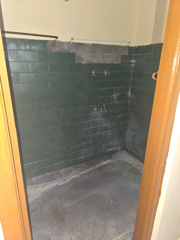 Swimming Pool in 2 BHK Builder Floor at Vasanth Nagar – for Rent