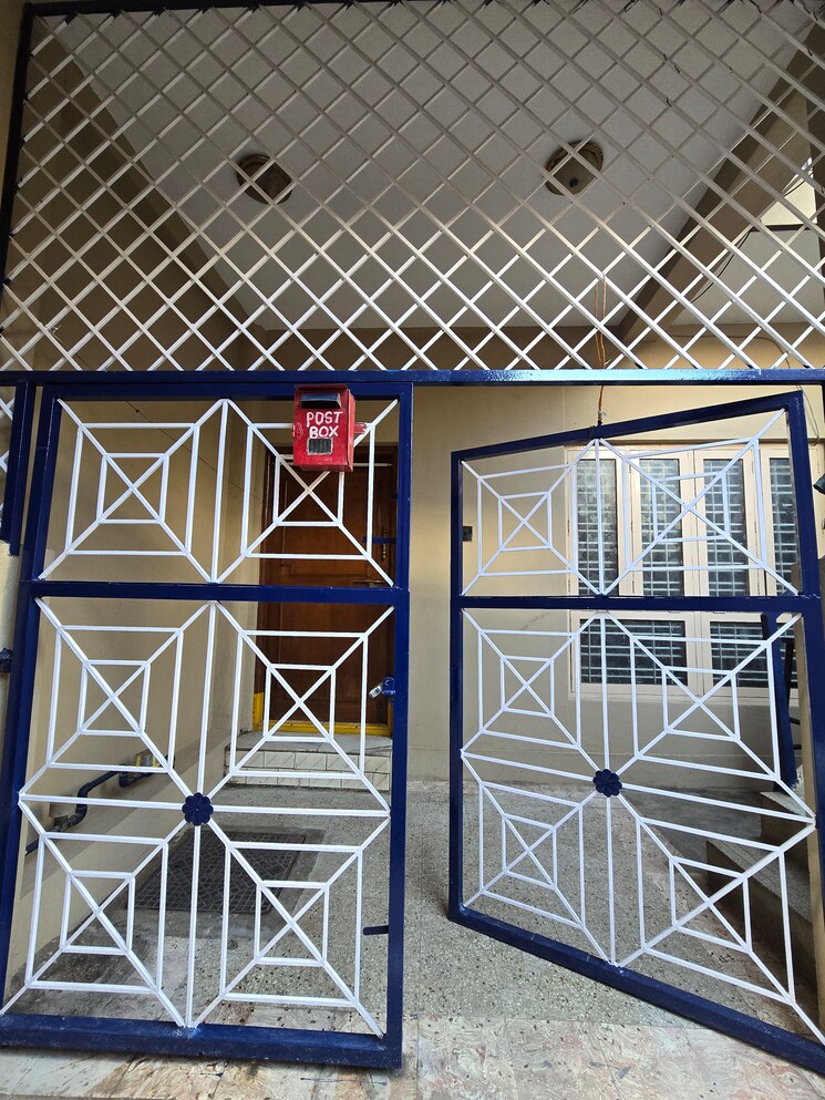 Balcony, vasanth nagar 2 Bedroom 1000 Sq.Ft. Builder Floor In Vasanth Nagar Bangalore 9747342