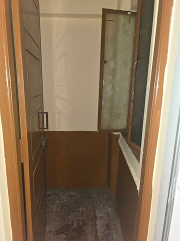 Furnished Amenities in 2 BHK Builder Floor at Vasanth Nagar – for Rent