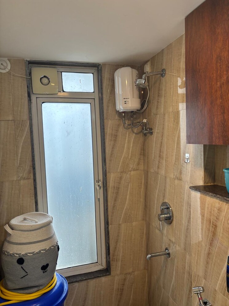 Bathroom, lodha-amara 2 Bedroom 882 Sq.Ft. Apartment In Kolshet Road Thane 9747503