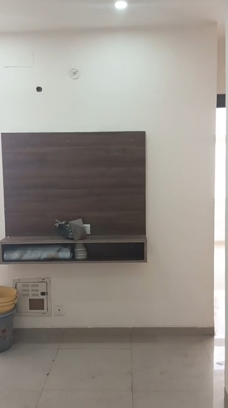 Room, sector 1 vaishali 3 Bedroom 1400 Sq.Ft. Apartment In Sector 1 Vaishali Ghaziabad 9747583