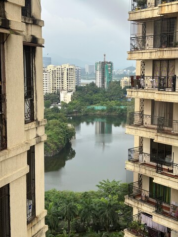 6 BHK Apartment – Exterior View View at Lake Primrose, Powai - for Sale