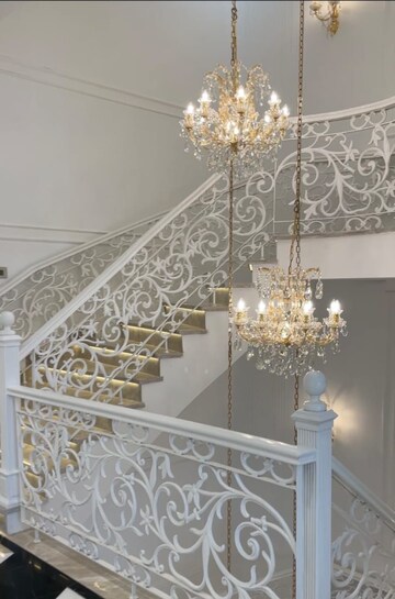 Staircase in 6 BHK Villa at DLF Royale Residences, Dlf Phase I – for Sale