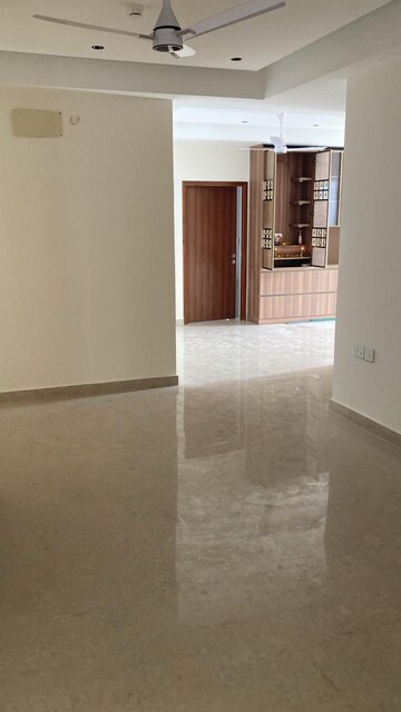 Room in 3 BHK Apartment at Aurobindo Kohinoor, Serilingampally – for Rent