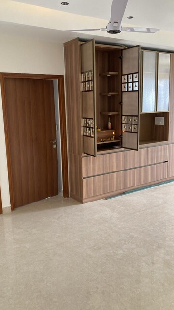 Room in 3 BHK Apartment at Aurobindo Kohinoor, Serilingampally – for Rent