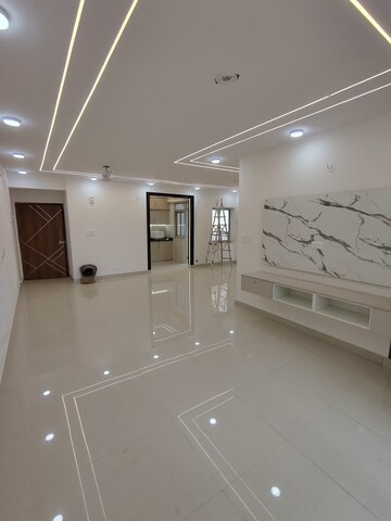 Furnished Amenities in 4 BHK Apartment at Sector 17 Dwarka – for Sale