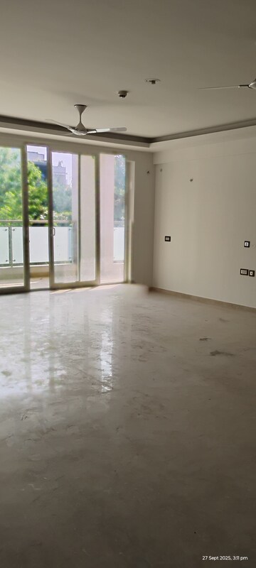 Room in 4 BHK Apartment at Godrej Icon, Sector 88a – for Sale