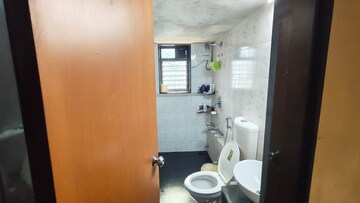 Master Bedroom in 2 BHK Apartment at Mahim West – for Rent