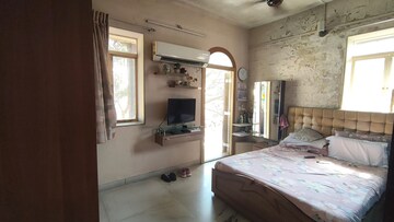 2 BHK Apartment For Rent in Mahim West
