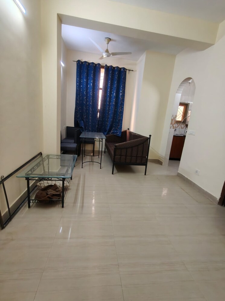 Living Room, ardee-city 4 Bedroom 2500 Sq.Ft. Builder Floor In Sector 52 Gurgaon 9747932