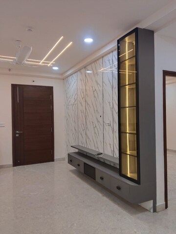 Room in 3 BHK Apartment at Aurobindo Kohinoor, Serilingampally – for Rent