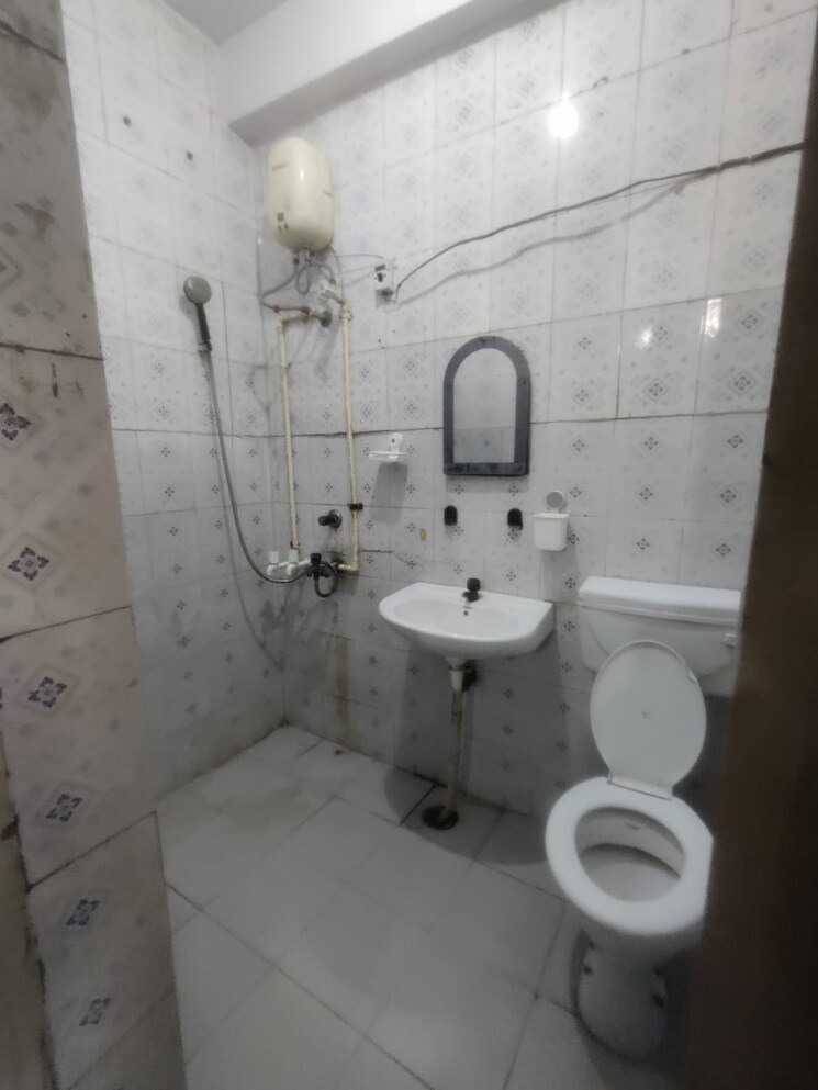 Bathroom, sector 29 1 RK 900 Sq.Ft. Villa In Sector 29 Noida 9747961