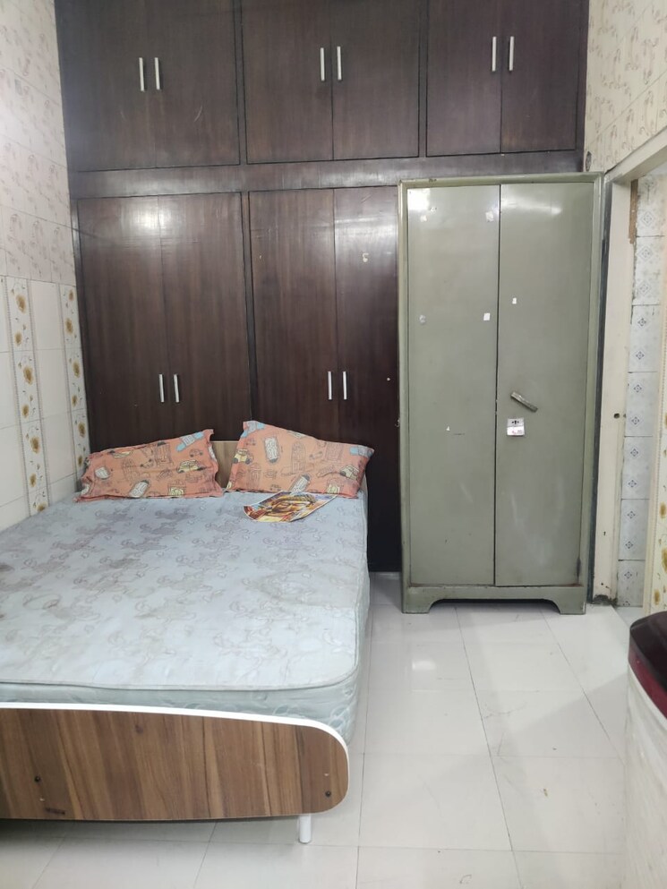 Bedroom, sector 29 1 RK 900 Sq.Ft. Villa In Sector 29 Noida 9747961