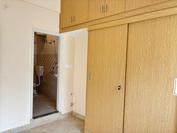 Room in 2 BHK Apartment at Cv Raman Nagar – for Rent