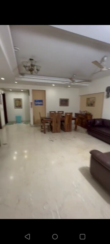 Living Room in 6 BHK Villa at Sector 48 – for Rent