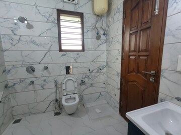 Bathroom in 3 BHK Apartment at Ardee City, Sector 52 – for Rent