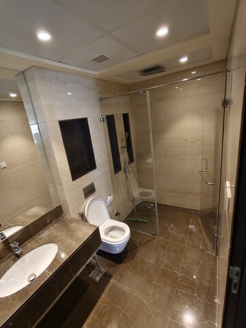 Master Bedroom in 3.5 BHK Apartment at Lokhandwala Minerva Mahalaxmi, Mahalaxmi – for Rent