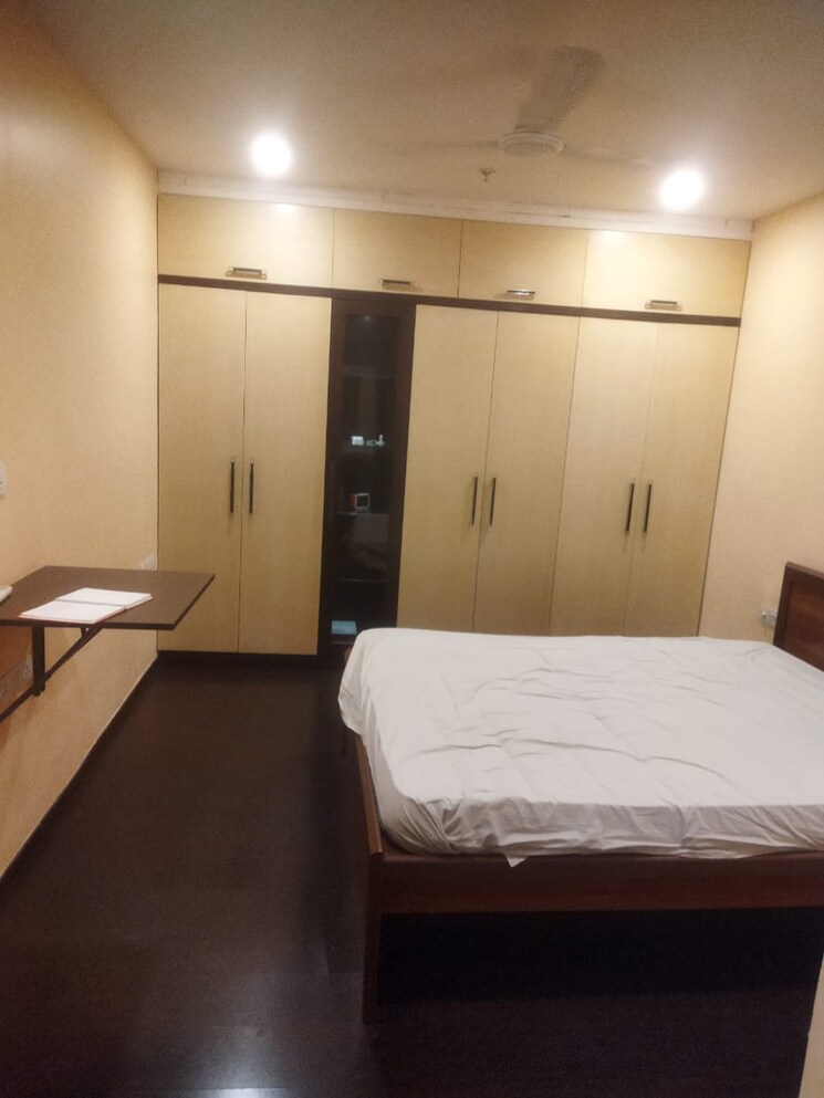 Cover Image, golf-edge 4 Bedroom 3600 Sq.Ft. Apartment In Gachibowli Hyderabad 9748043