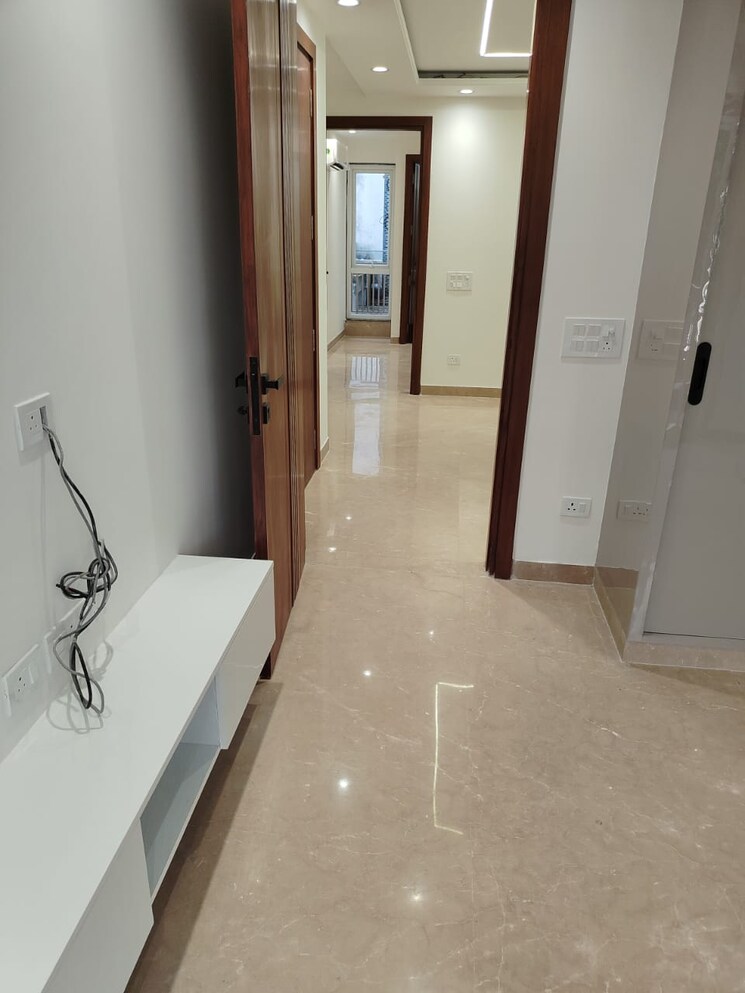 undefined, hauz khas 3 Bedroom 240 Sq.Yd. Builder Floor In Hauz Khas Delhi 9748128