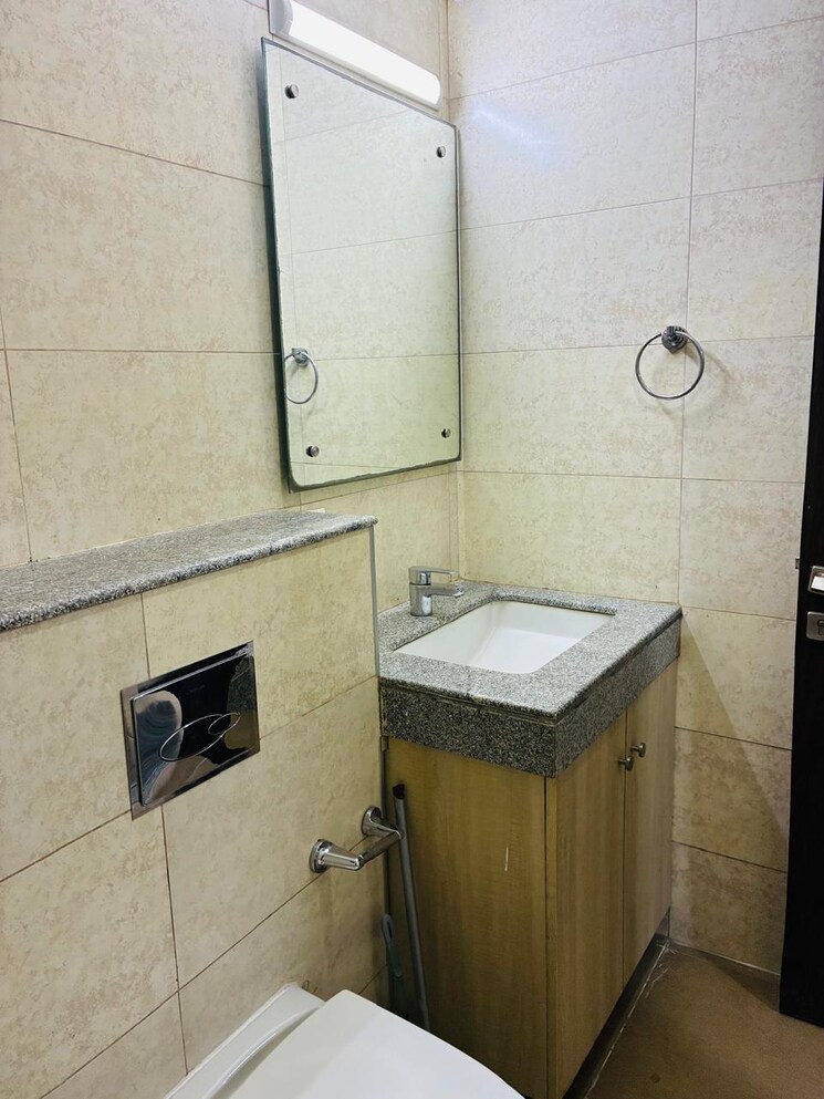 Bathroom, tata-primanti-phase-2 3 Bedroom 2550 Sq.Ft. Apartment In Sector 72 Gurgaon 9748084