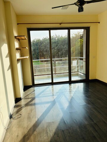 Room in 3 BHK Apartment at Tata Primanti Phase 2, Sector 72 – for Rent